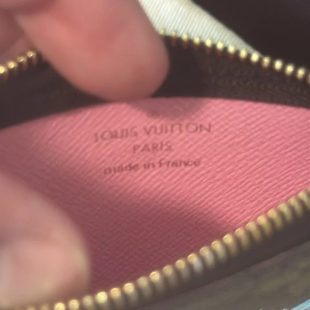 NEW! 2023 Christmas Animation Alpine Pink Key pouch! - Picture 11 of 15